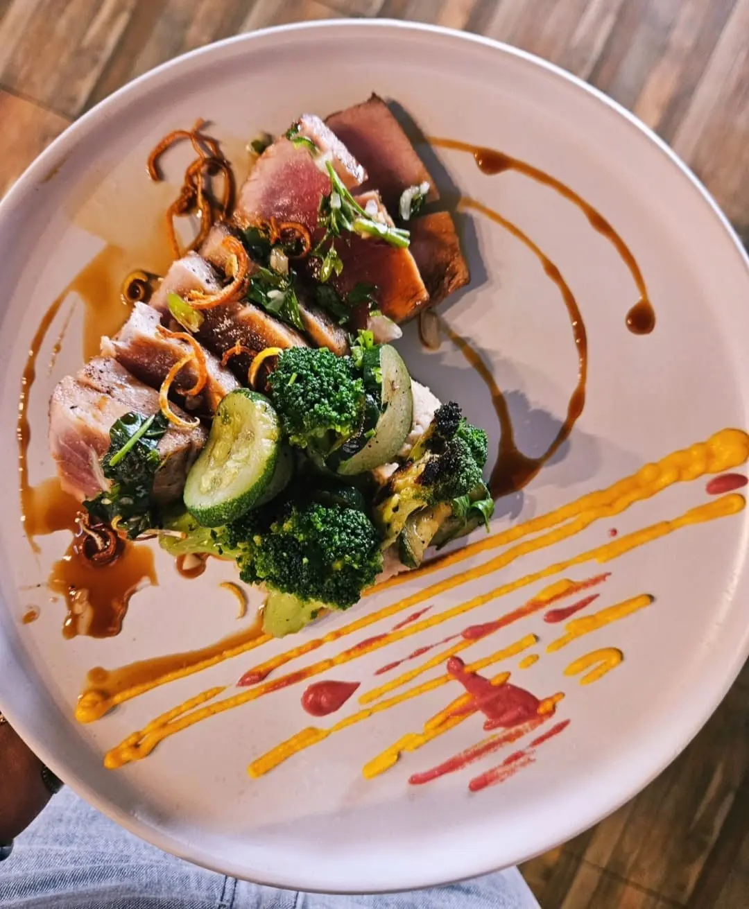 Seared plate with vegetables